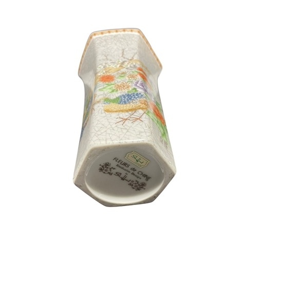 Fleurs De Chine Shafford Ceramic Vase features peasant birds and flowers 7.25T - Picture 7 of 12